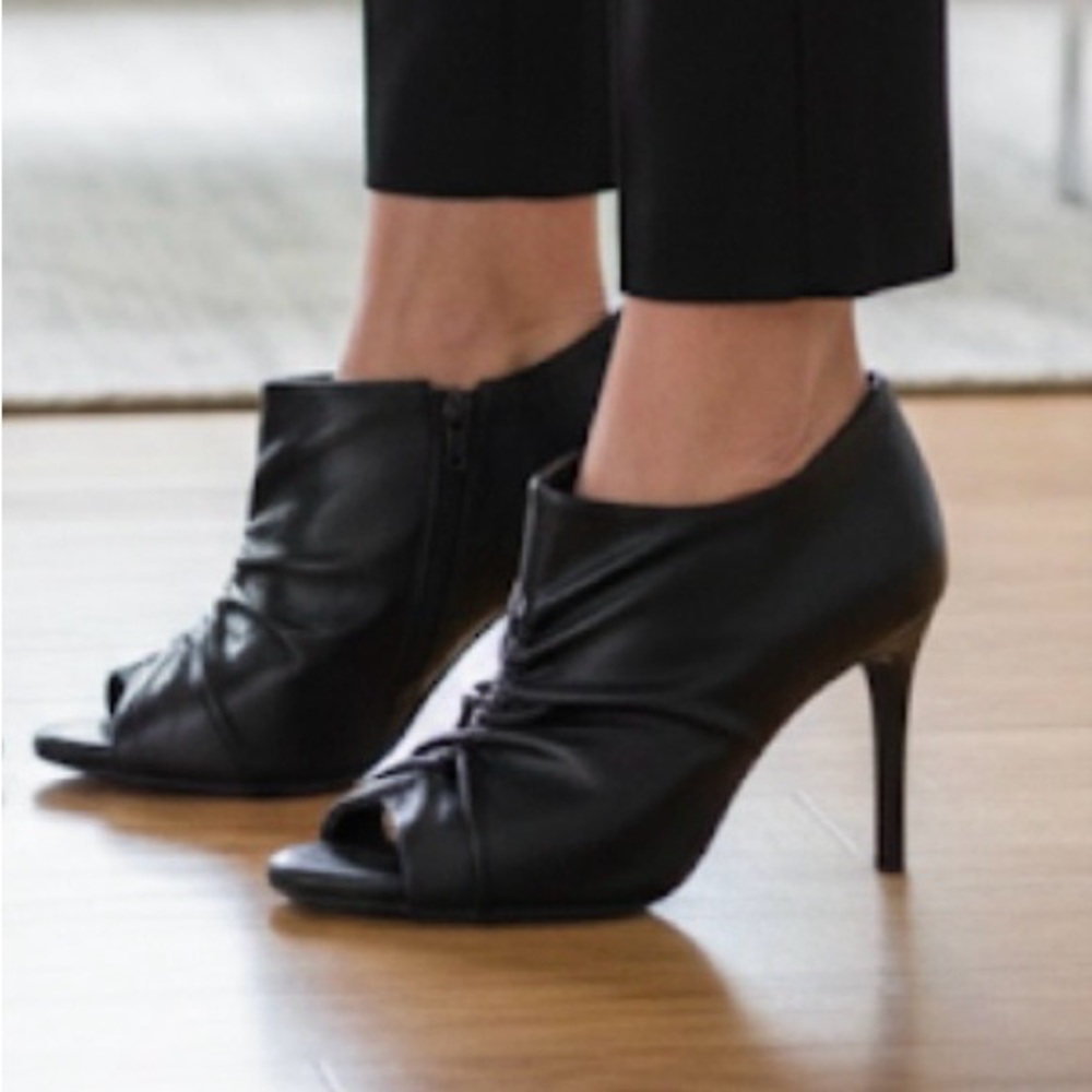 WORTHINGTON Heeled Open Toe Shoes, Women’s Size 6, Black